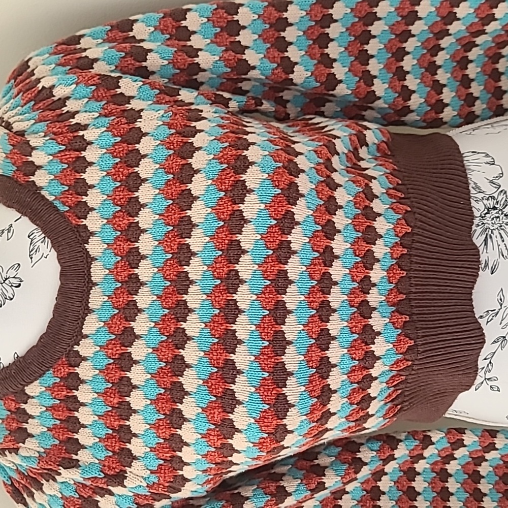 Sweater - Picture 2 of 4